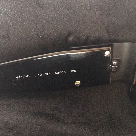 Chanel sunglasses - Picture 5 of 8